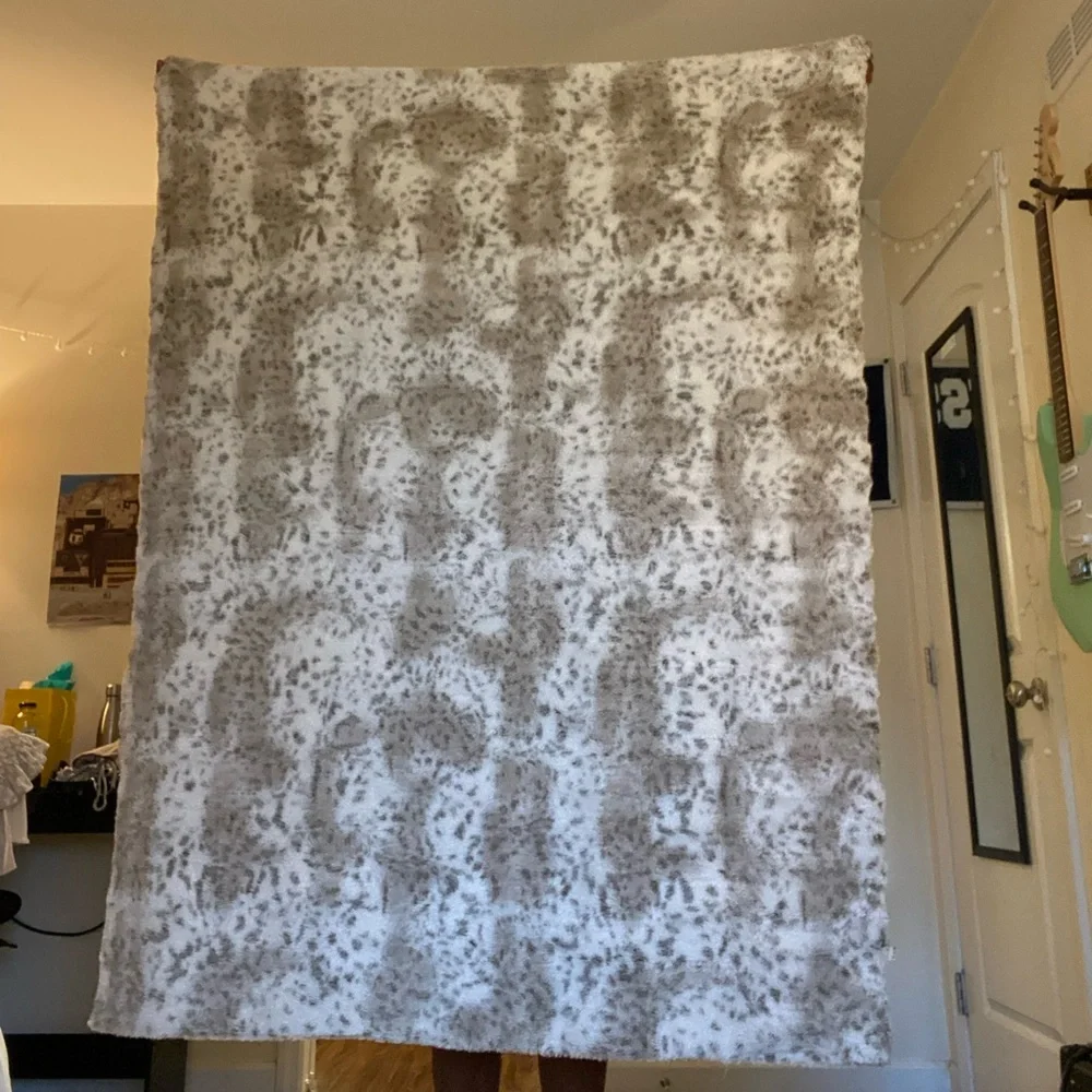 Furry Cheetah Print Throw Blanket
